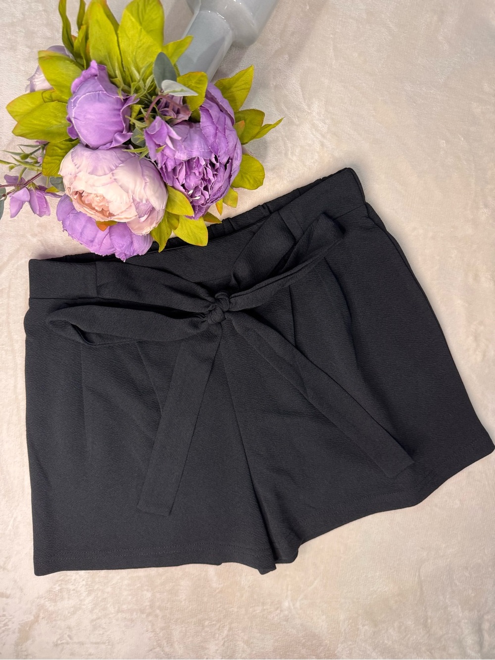 Boutique Black Tie-Waist High Rise Shorts